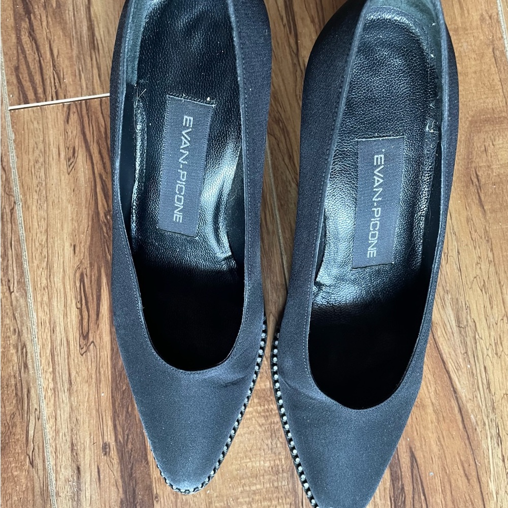 Evan Picone Elegant Black Heels with Beaded Edge